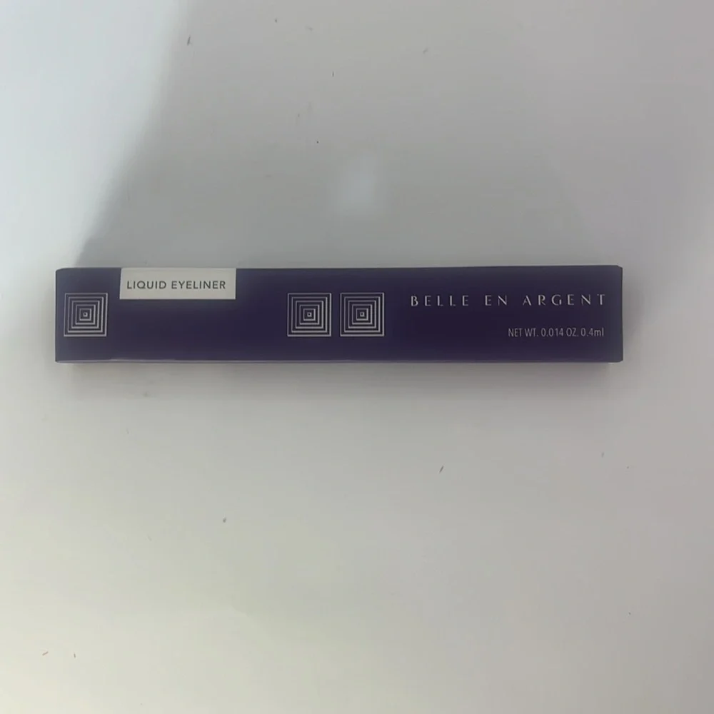 BELLE EN ARGENT Fine Print Liquid Liner – Precision Black Felt Tip